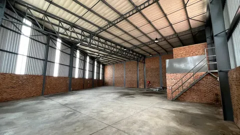 4 Ingwe Road, Sebenza